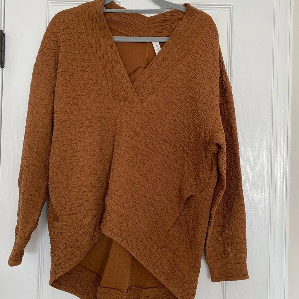 Lululemon Rippled V-Neck High Low Oversized Pullover Copper Brown Size 4